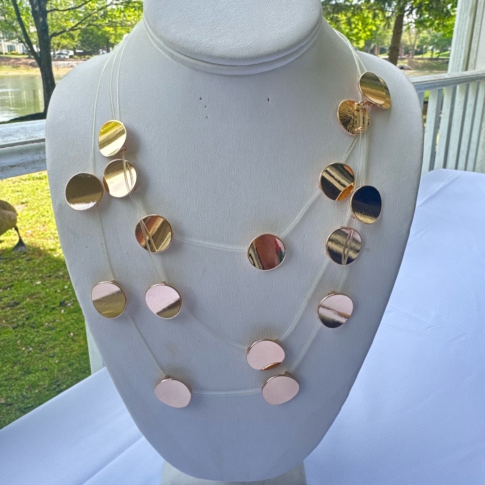 Elegant Gold and Silver Disc Necklace
